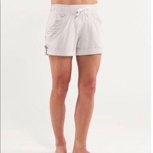 Lululemon Play in the sun shorts